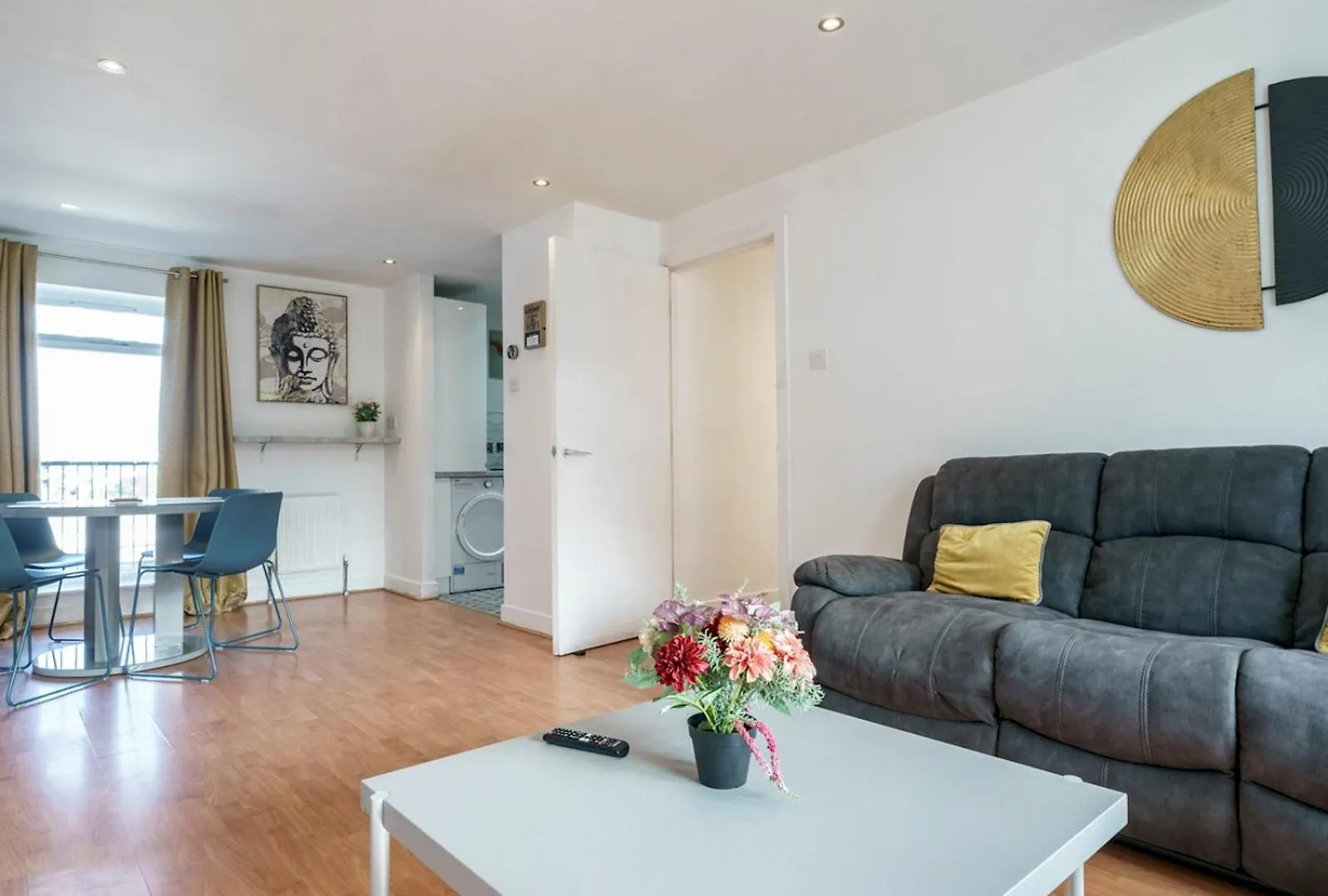 Pass The Keys Lovely 2 Bed2 Bath In City Centre Free Parking Belfast